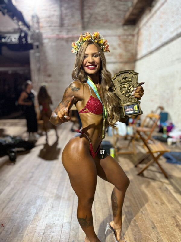 LETICIA ALBINO